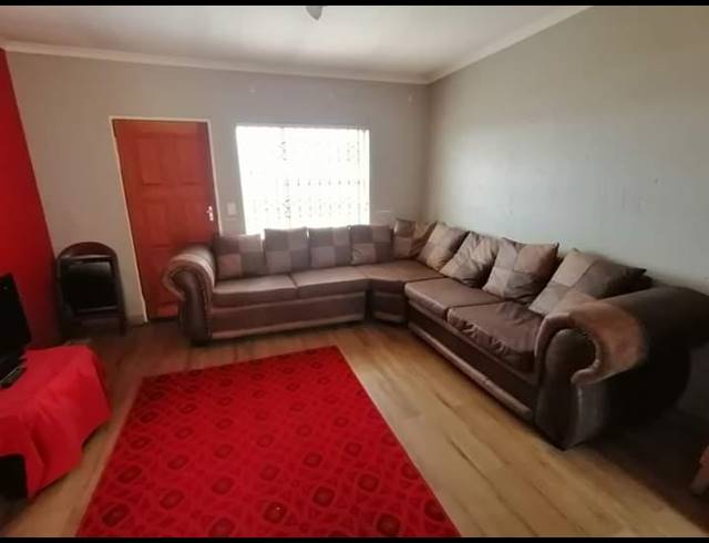 2 BEDROOM TOWNHOUSE FOR SALE IN OLIEVENHOUTBOSCH
